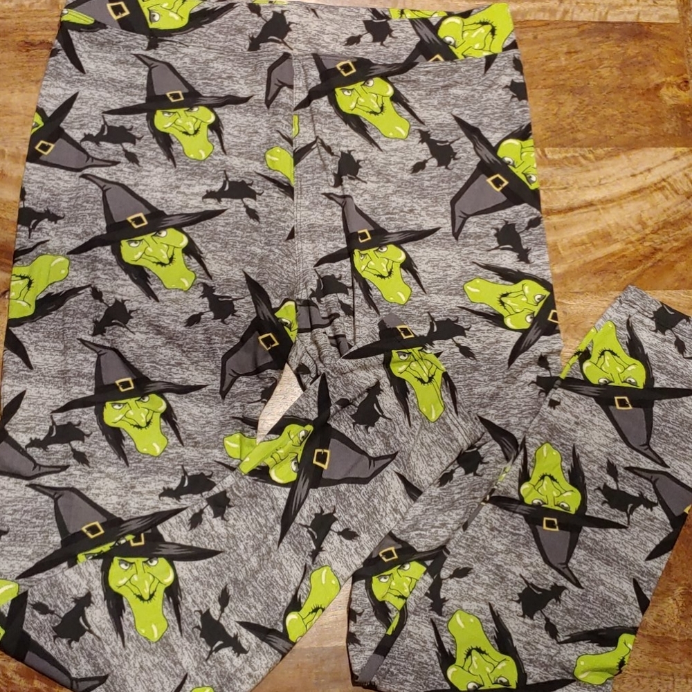 SPooky Witch Leggings Size Large